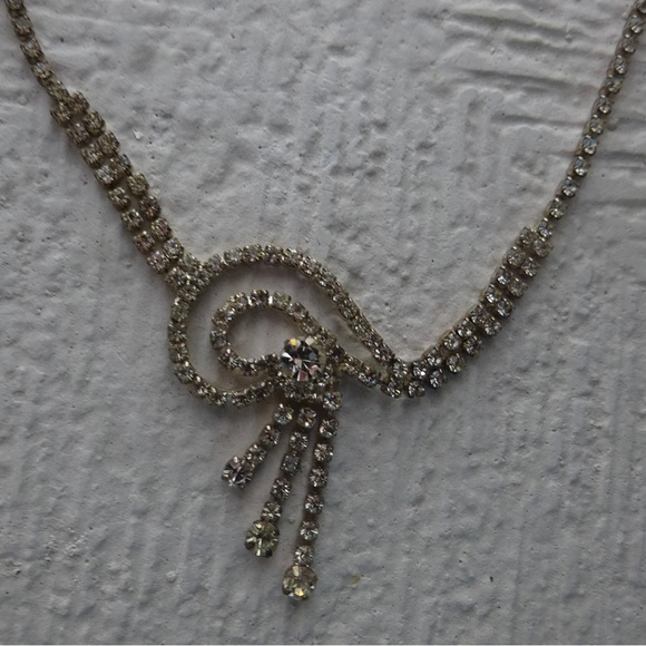 Vintage Sparkle Necklace - Picture 4 of 5